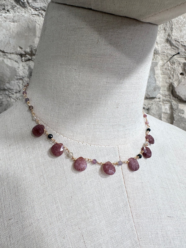 Stones rose necklace