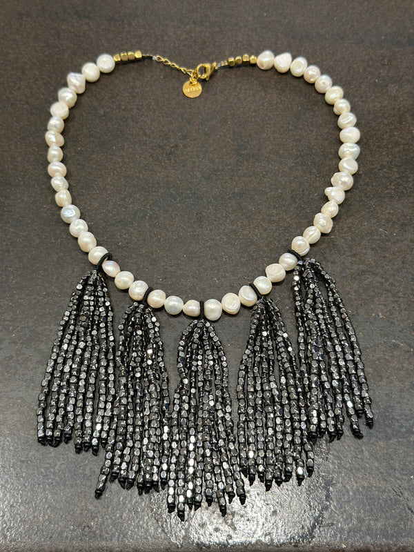Pearls and stones necklace